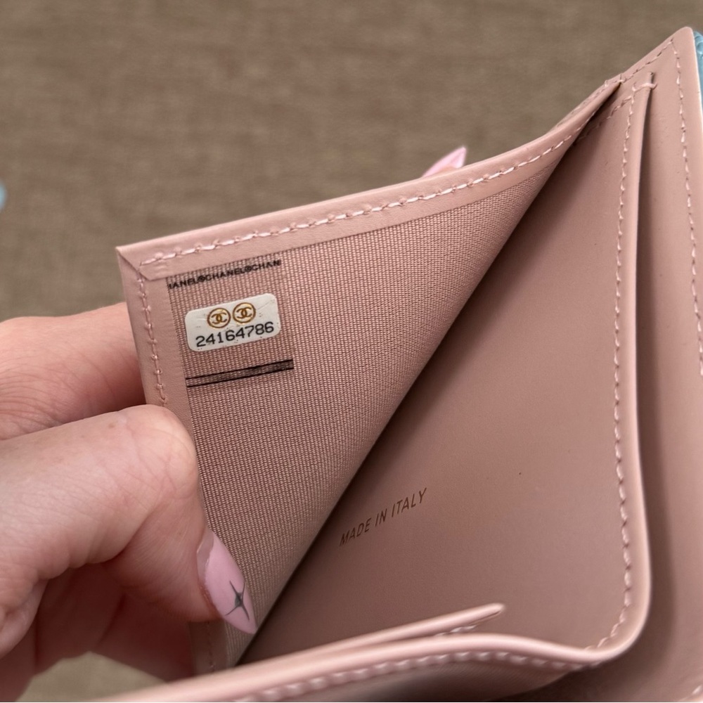 CHANEL Rare Light Blue/Pink Classic Tri-Fold Quilted Leather Wallet - Picture 9 of 11